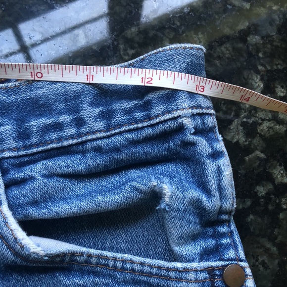 Cute booty cut offs - Picture 4 of 4